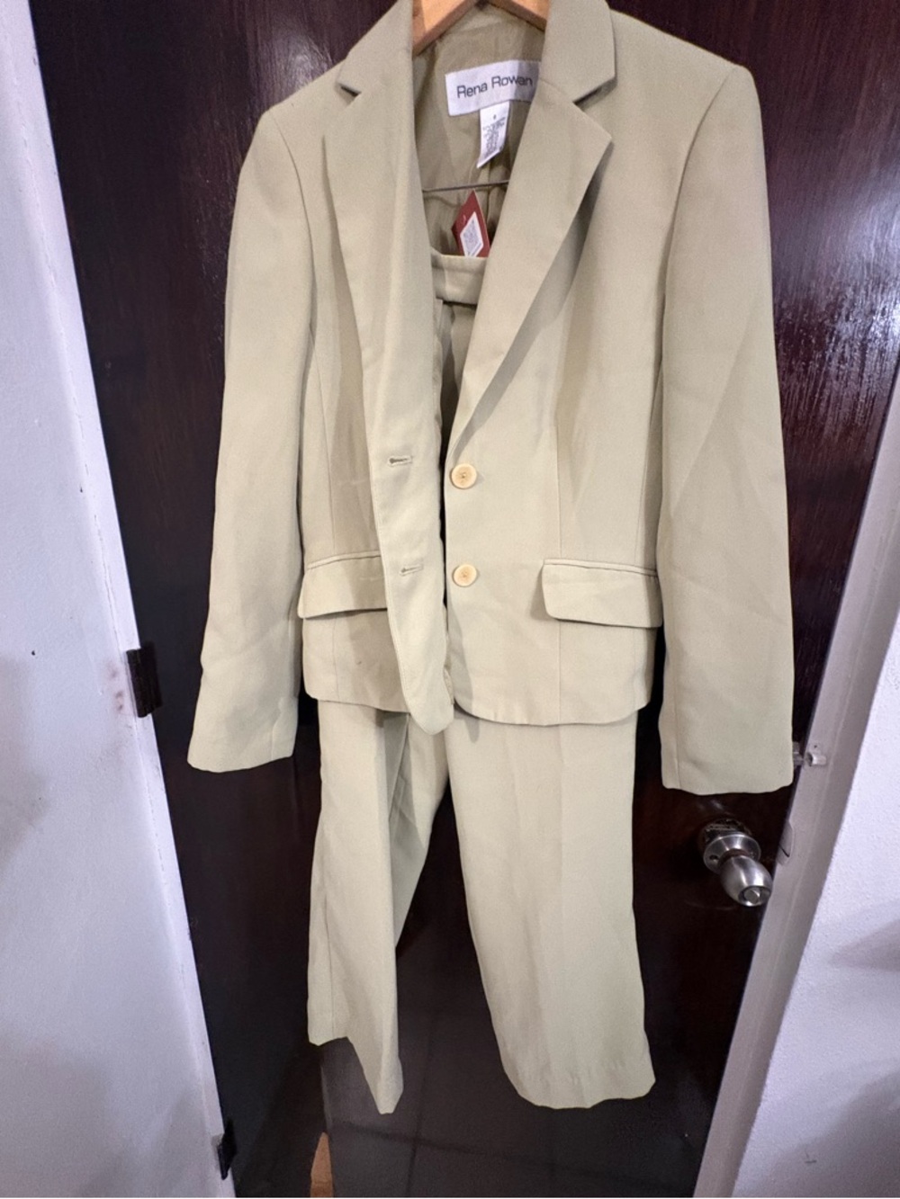 Rena Rowan Light Cream Women's Two-Piece Pantsuit. Size 6.